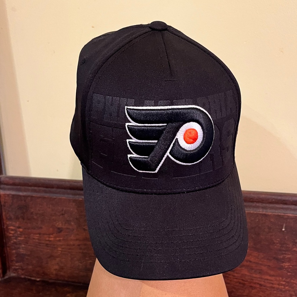Top of the World Black Philadelphia Flyers Bkack Cap